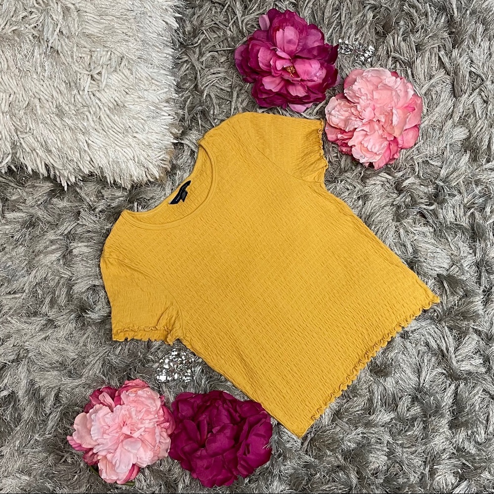 AEO Smocked Lettuce Trim Shirt Women size S